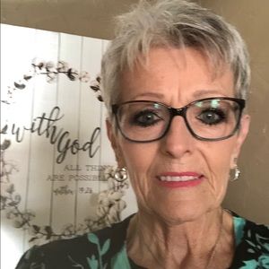 Meet your Posher, Janet